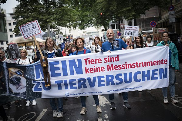 Demo gegen Tierversuche in Frankfurt